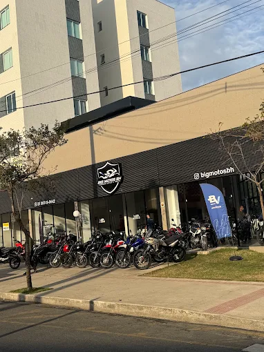 Fachada da loja Big Motos BH na Av. Dr. Cristiano Guimarães, Planalto, BH